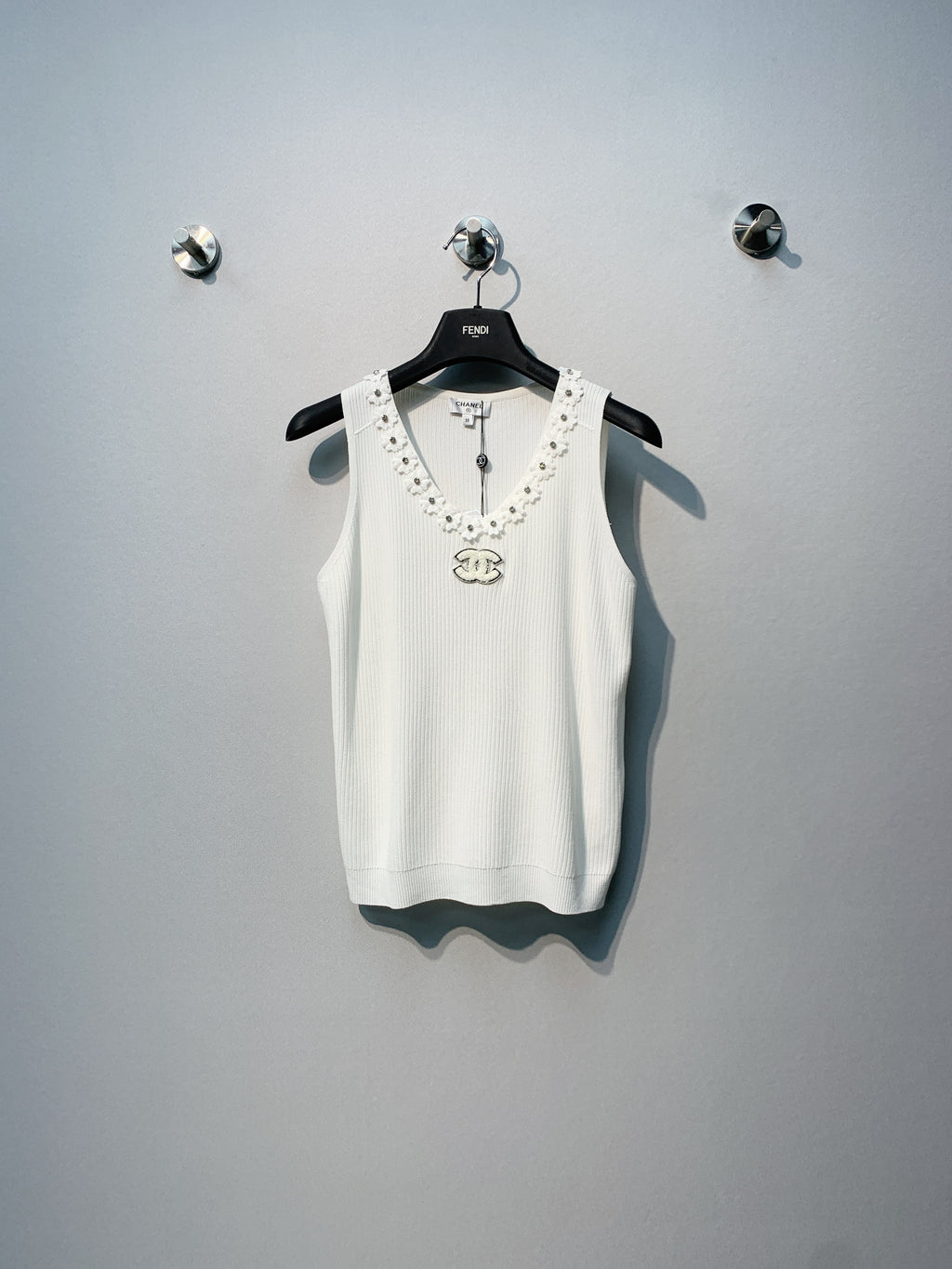 CHANE 26SS White Knitted Tank Top