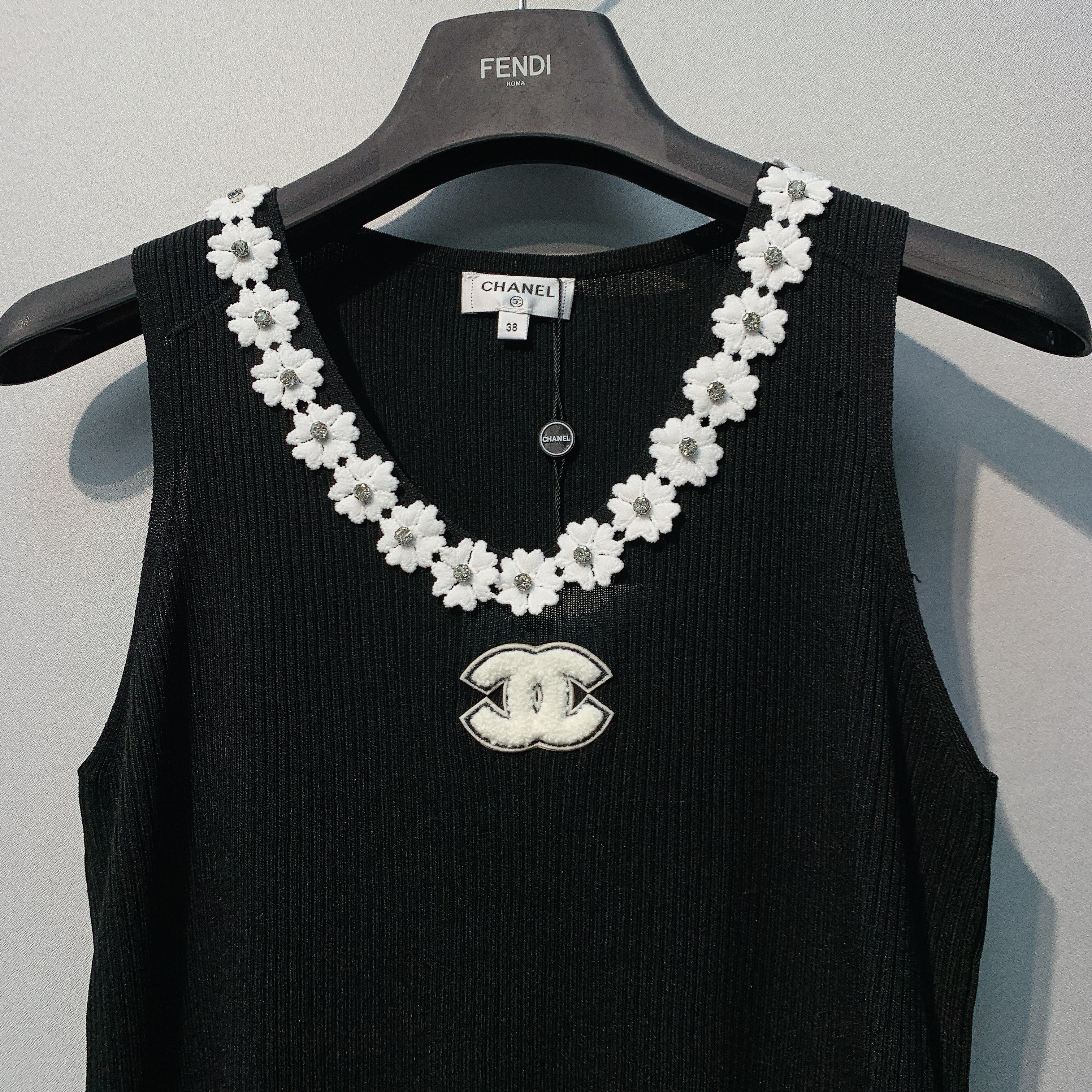 CHANE 26SS Black Knitted Tank Top