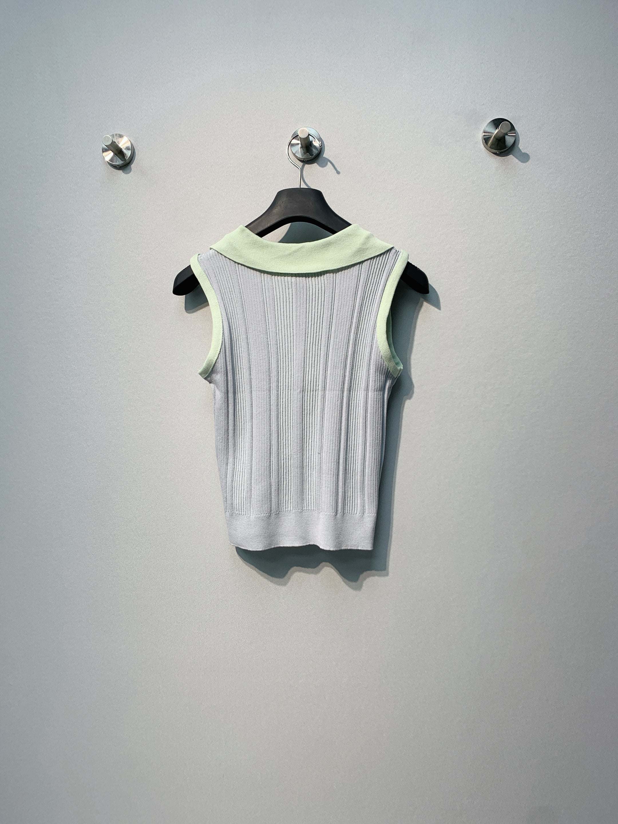 DIO 26SS Green Polo Knitted V-Neck Top