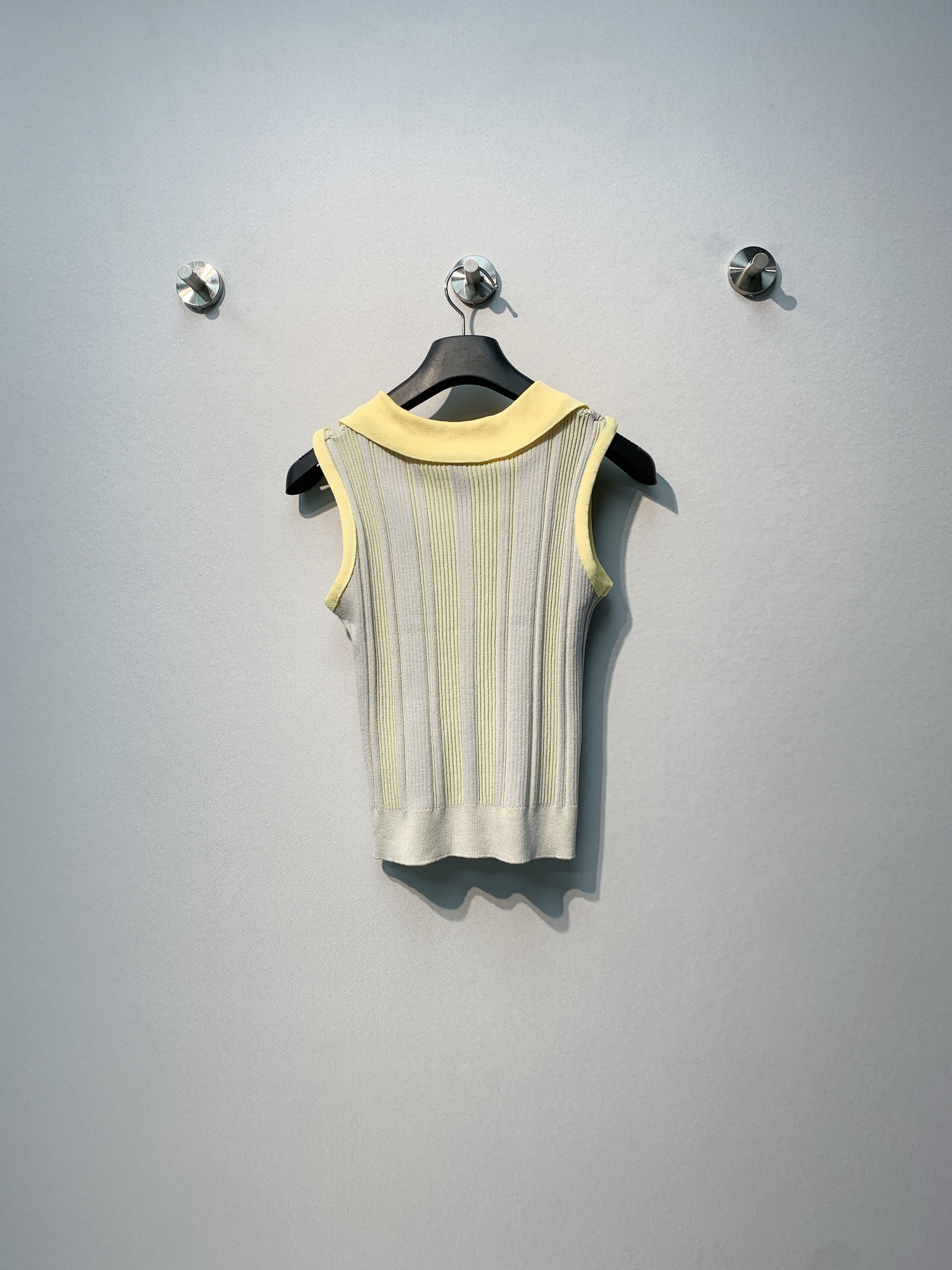 DIO 26SS Yellow Polo Knitted V-Neck Top